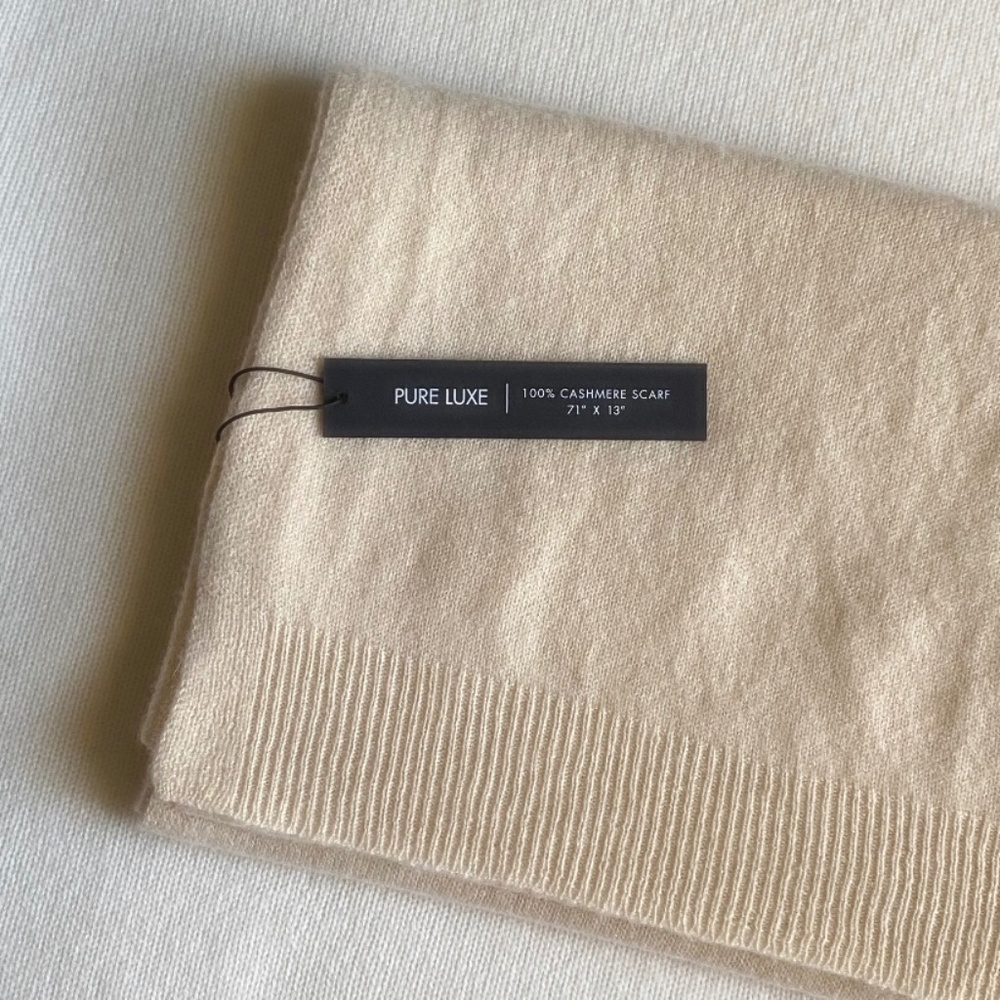 TAHARI LUXE 2-PLY CASHMERE SCARF CLASSIC FEMININE COTTAGECORE Tan Cream